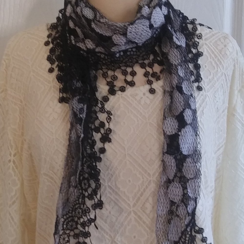 Black and White Long Lace Scarf | New